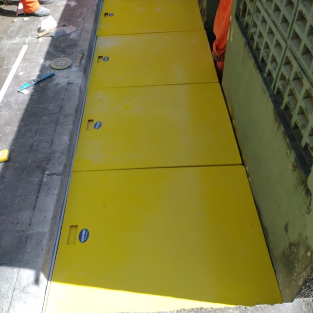 Fabricação de tampas em fibra vidro