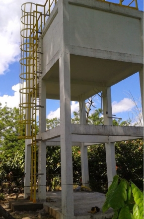 Escada de Marinheiro com guarda-corpo